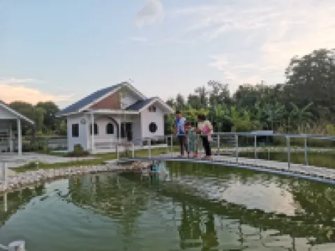 น้ำหอม รีสอร์ท โรงแรมในอำเภอ ทัพทัน