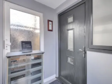 4 Bed House-Garden-Parking-15 Min Elizabeth Line Hotels in Dagenham