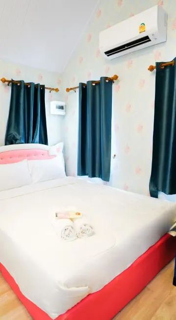 ห้องพักดีลักซ์ริมสระว่ายน้ำ