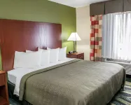 Quality Inn & Suites South Bend Airport Các khách sạn ở Xã Warren