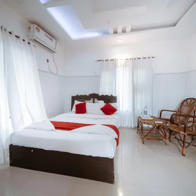 Munroe Island Lake Resort Hotels near The Pentecostal Mission, Kundara