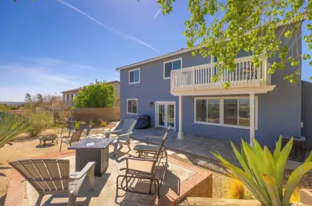 Nice remodeled House for rent in West side of Palmdale Отели рядом с достопримечательностью «Блэкберд Эйрпарк»