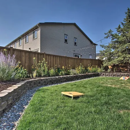 Bend Home w/ Patio + Fire Pits < 3 Mi to Dtwn