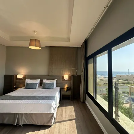 Loren Suites Corniche Отели рядом с достопримечательностью «Банкетный зал Leylaty»