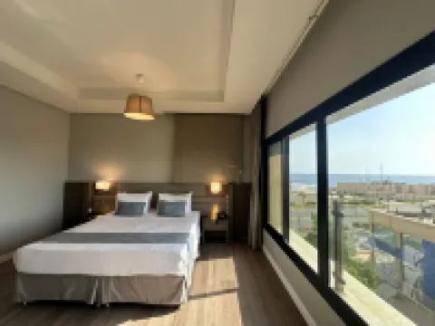 ลอเรน เซอร์วิส อพาร์ตเมนต์ คอร์นิช