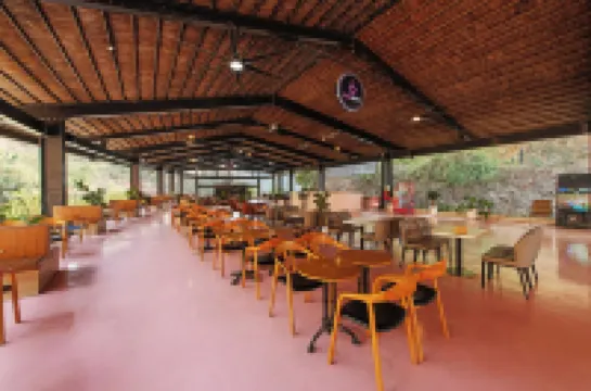 Moc Chau Island - Bach Long Glass Bridge Hotels in 