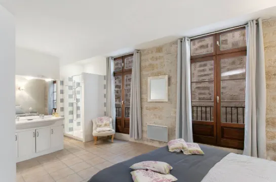 Serinity - 17th century, designer apartment