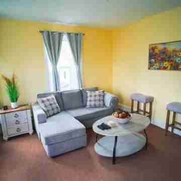 1-Bedroom Apartment with Sofa bed in City Island Others