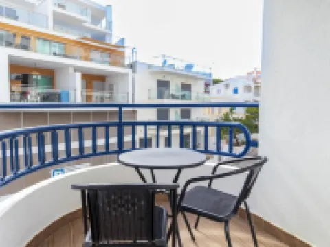 The Navigator - Ocean Heights Hotels near Praia da Balaia