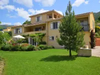 Modern Terrace Stay Montbrun