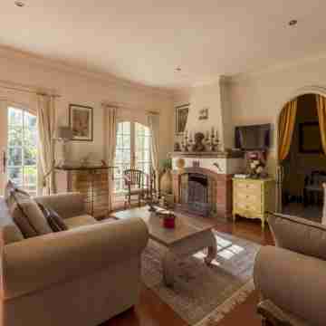 Frejus Villa with Private Pool & Beach Rooms