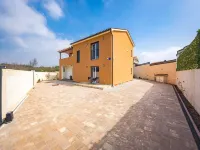 Luxe villa in Pula with pool and jacuzzi -  Holiday Villas