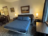 Shared Roof Top Hot Tub Silver Mtn Adjoining Studio Also Available Separately Hotels in Kellogg
