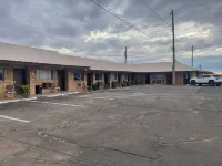 Sands Motel - Parking