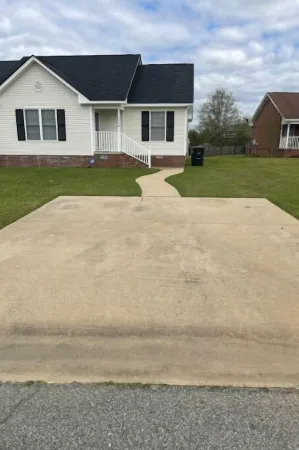 Beautiful Private 3 Bedroom Home Отели рядом с достопримечательностью «Flint RiverQuarium»