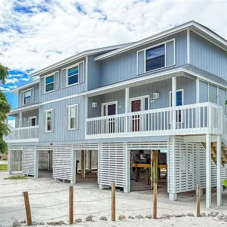Gulf Front on an island,kayaks,tennis/pickleball SUP, 1 pet POOL IS CLOSED