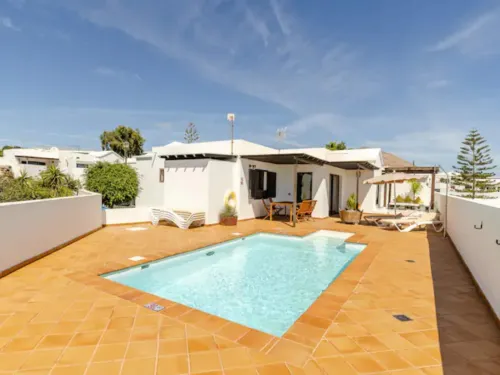 Villa with lounge area and private pool