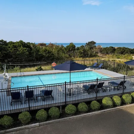 Dune Crest Hotel