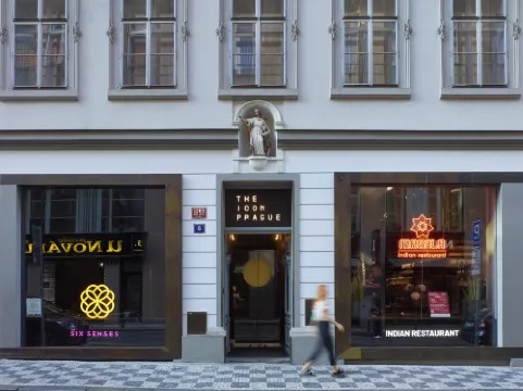 The Icon Hotel & Lounge