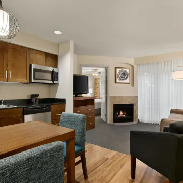 Homewood Suites by Hilton Kansas City - Airport