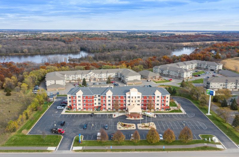 Holiday Inn Express & Suites ST. Cloud by IHG