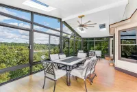 6 Bedroom home, private pool, person Hot tub, Waterfront Views, and more!😍