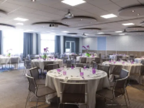 Novotel Massy Palaiseau Hôtels à : Champlan