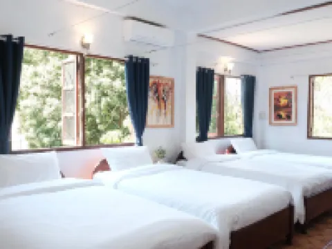 Sabaydee Guesthouse โรงแรมในห้วยทราย