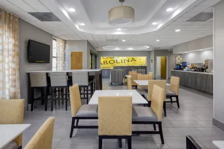 Best Western Executive Inn Suites Отели в г. Севен Окс