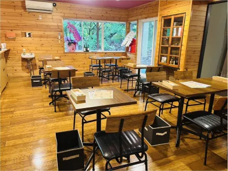 Forest Lounge (Hotel Sunbird Annex) Отели рядом с достопримечательностью «Takaragawa Onsen»