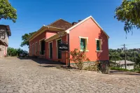 Casa de Pedra - Vinícola Mena Kaho - parking
