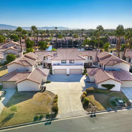 Cozy Lakeside Retreat in PGA West Bbq Scenic Views