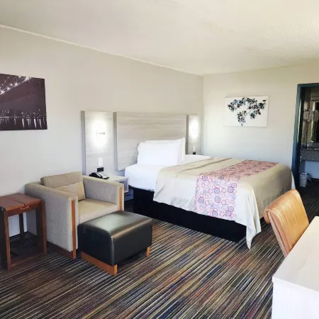 Discovery Inn Lafayette
