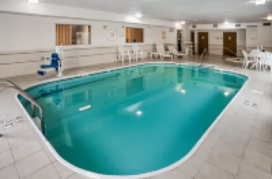 Quality Inn Near Northtown Mall & National Sports Center