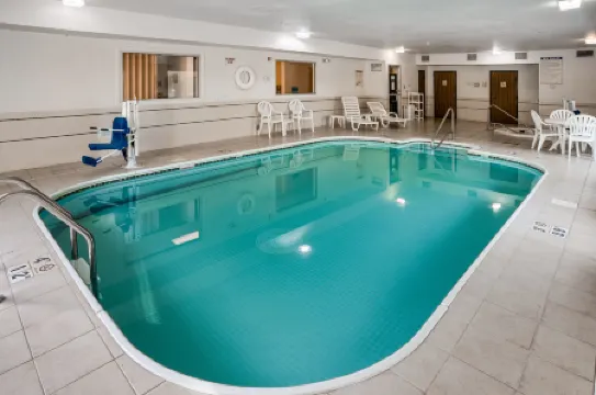 Quality Inn Near Northtown Mall & National Sports Center