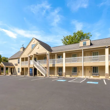 Days Inn by Wyndham Canton
