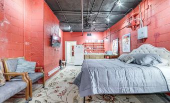 Cozy Single at The Strand