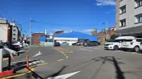 Seven Bricks Hotel - parking