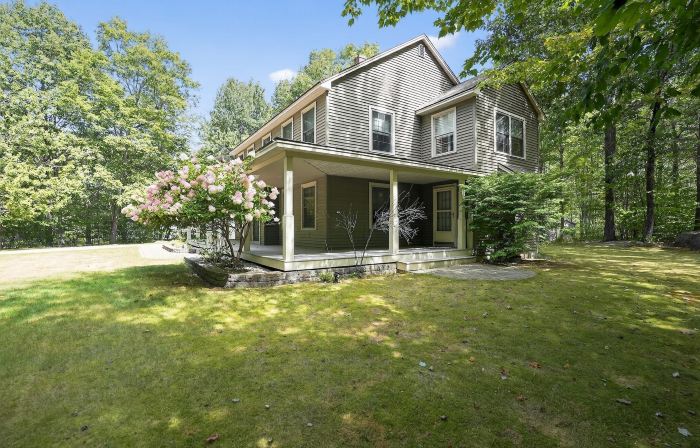 Gray Woodland Escape Golf, Pool & Cinema 5 Bedroom Home