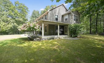 Gray Woodland Escape Golf, Pool & Cinema 5 Bedroom Home