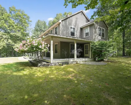 Gray Woodland Escape Golf, Pool & Cinema 5 Bedroom Home Hotels in Gray