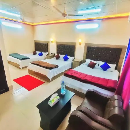Hotel Travellers Inn