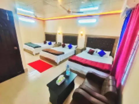 Hotel Travellers Inn
