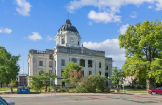 鄉村工業風閣樓帶法院景觀三卧室公寓