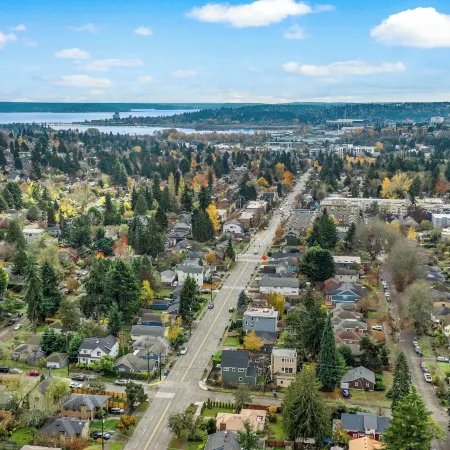 Bright 1BR Near UW & Local Parks