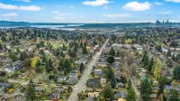 Bright 1BR Near UW & Local Parks - Bungalows
