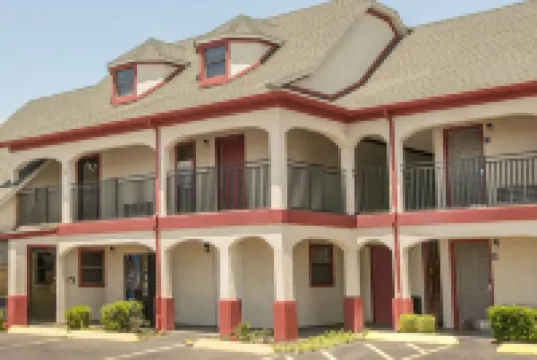 Travelodge Inn & Suites by Wyndham Norman Hotels in 