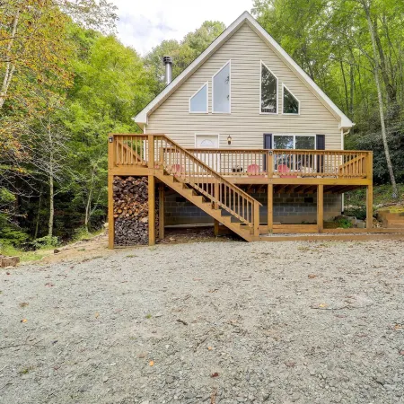 Greystone - Creekside Cabin Hike, Fish and Explore! Отели в г. Эйвери