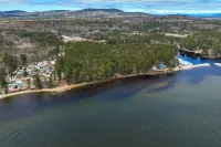 Walk to Beach & Sebago Lake: Luxe Family Getaway! - Wifi
