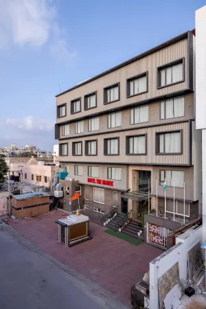 Manek the Ocean View